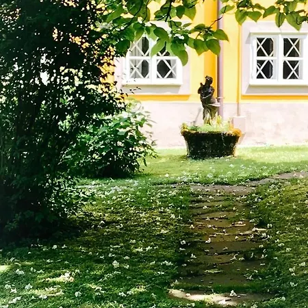 Lejlighed Schloss Mit Eigenem Garten & Parkplatz R Salzburg